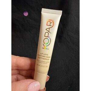 KOPARi LIP LOVE
MOISTURE BALM
SOFT VANILLA